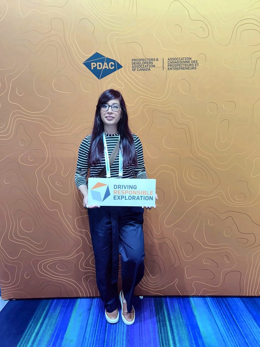Yuliana Segovia en el muro de PDAC, Toronto